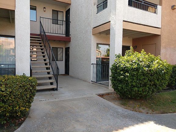 4th image of 78650 Avenue 42 APT 2213