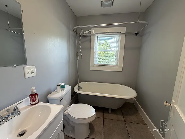 950 Old Asheville Hwy — Photo 7