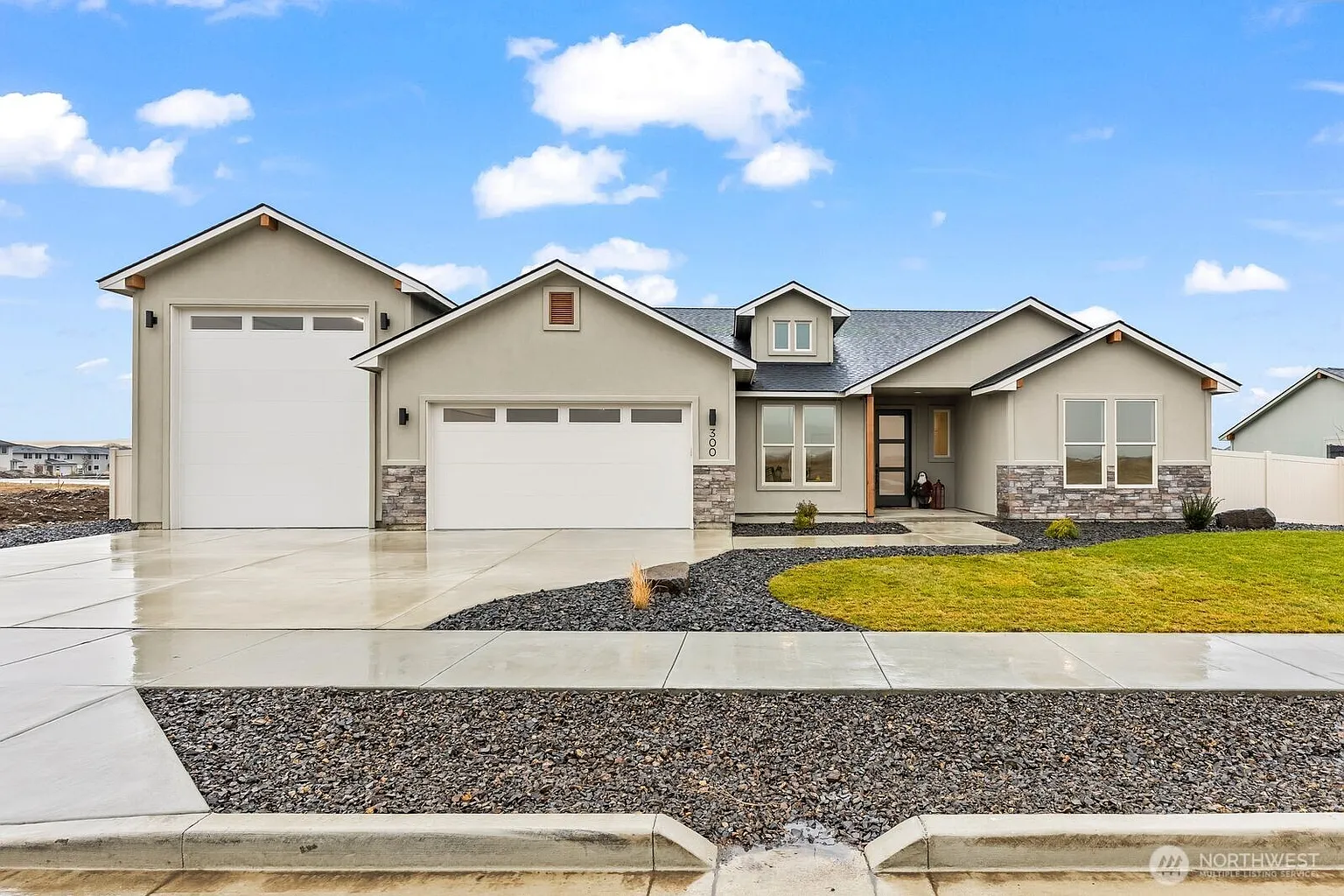 300 E Ian Avenue photo 1