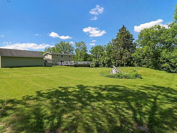 3rd image of W3740 S Lakeshore Dr
