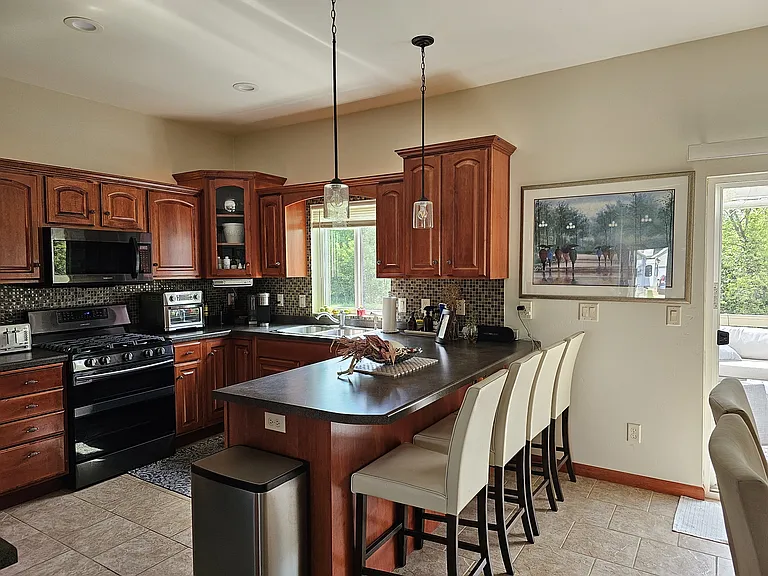 2074 River Point Ct — Photo 6