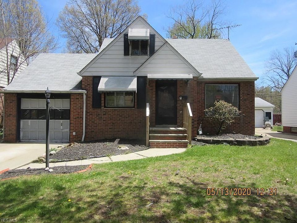 1st image of 301 E 264th St