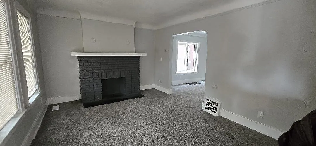 3 bed, 1500 sqft, $1,100 — Photo 1