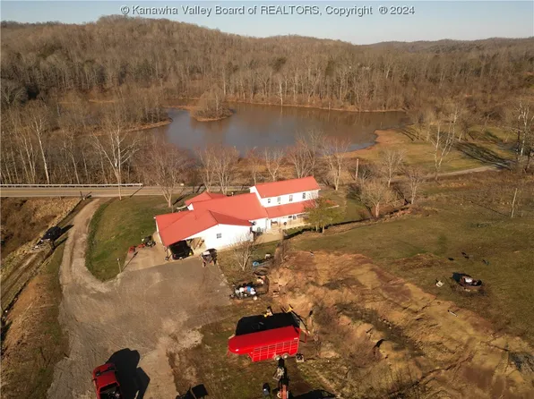 3739 Gay Rd, Ripley, WV 25271