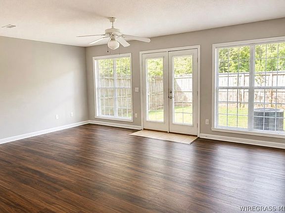 5th image of 111 N Spring View Dr