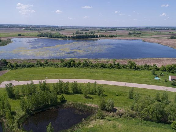 3rd image of 360 Erin Lake Dr