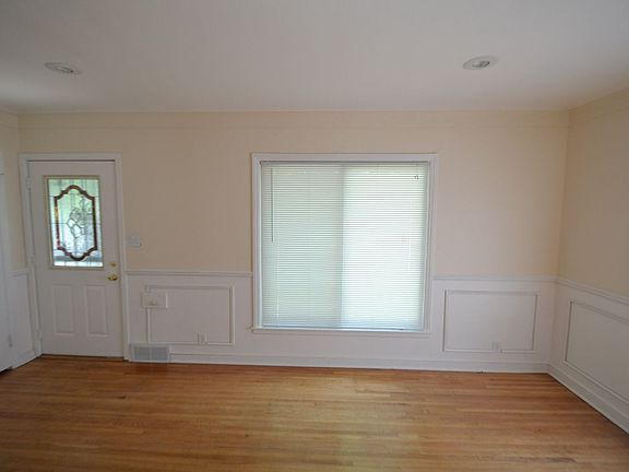 2nd image of 1715 Race St