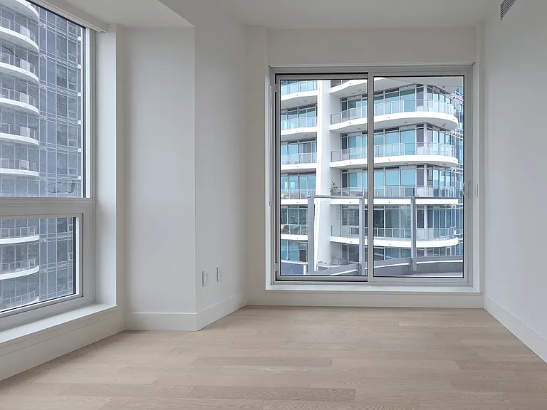 1475 Foster St #701 — Photo 23