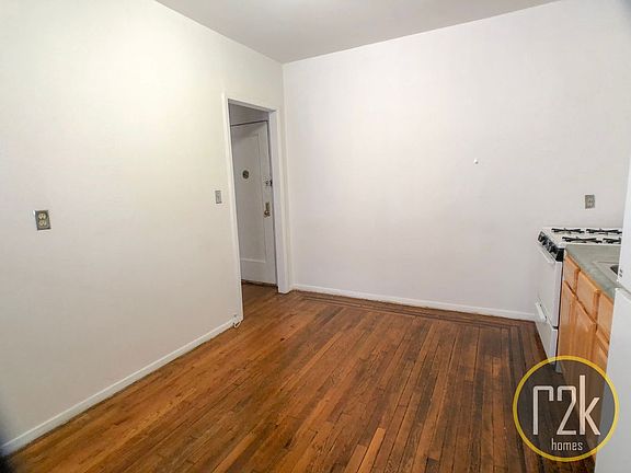 3rd image of 4539 42nd St APT 4C