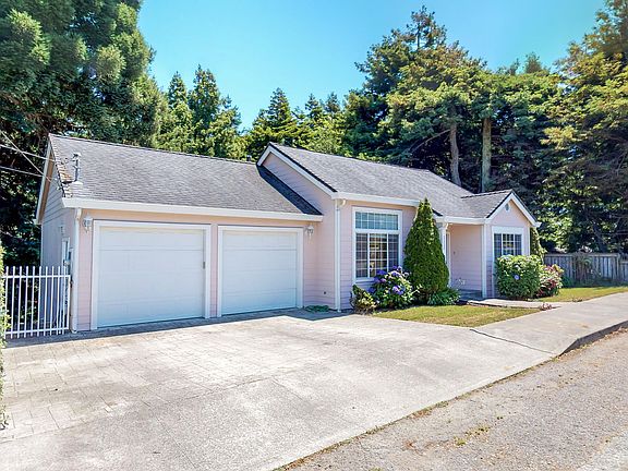 3rd image of 3333 Ingley St