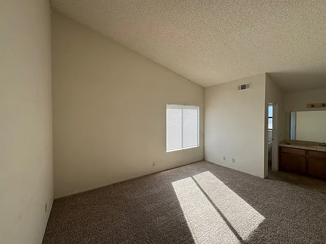 700 Silver Oak Dr — Photo 6
