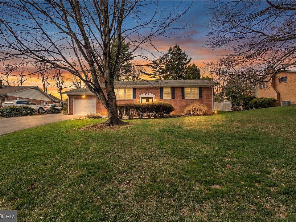 1st image of 15016 Timberlake Dr