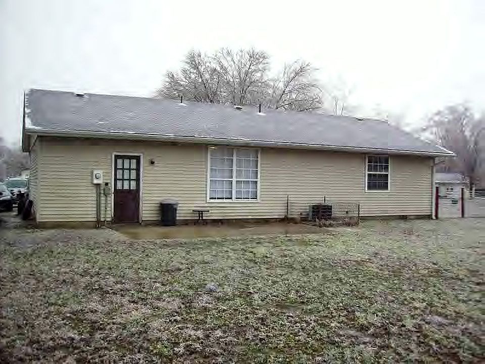 Nice size back yard