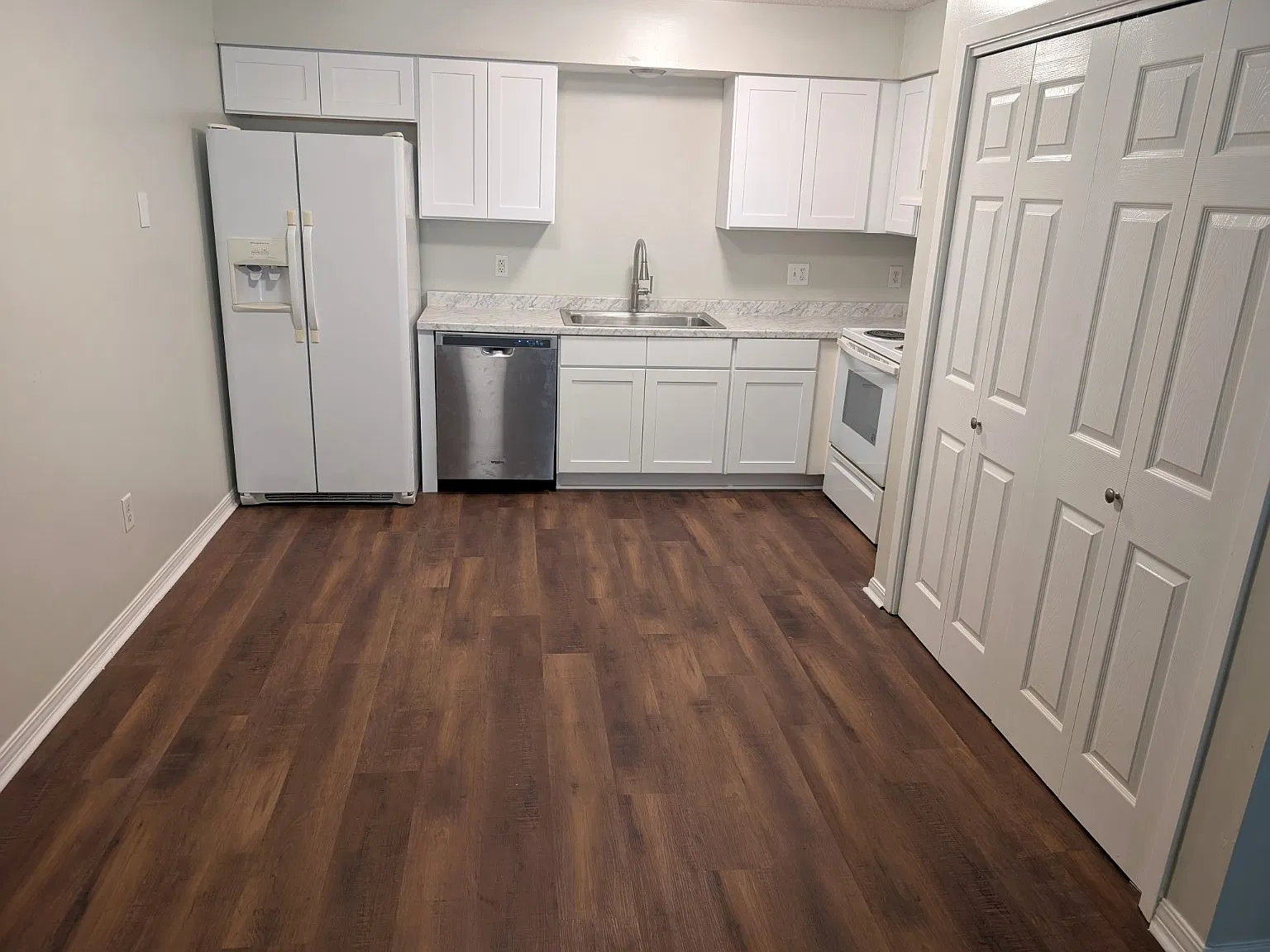 2 bed, 904 sqft, $1,000 — Photo 1