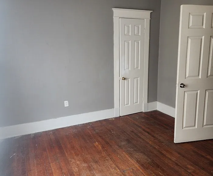 1066 Greenlaw Ave — Photo 2