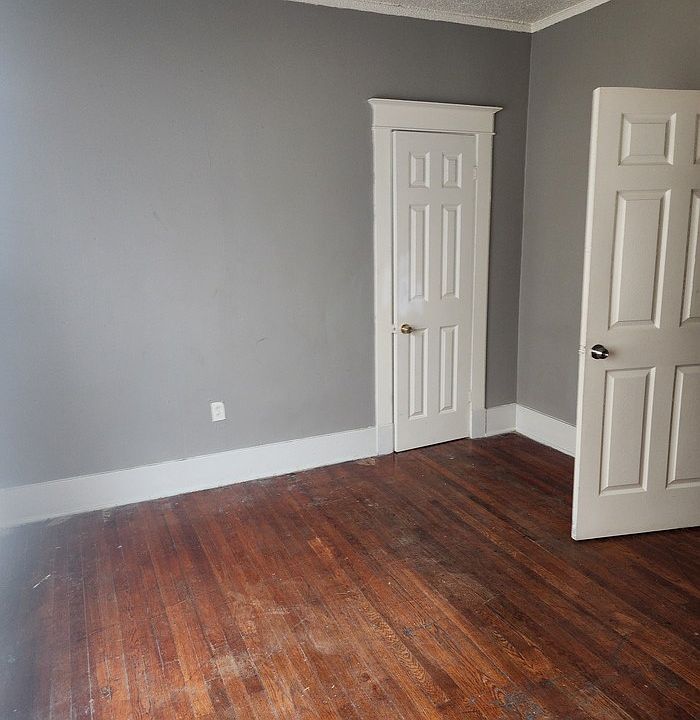 2nd image of 1066 Greenlaw Ave
