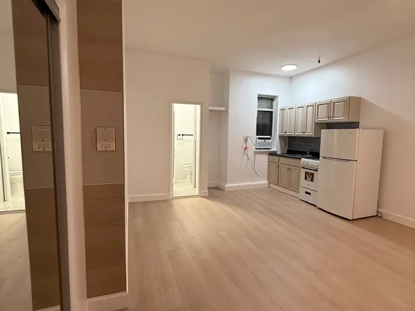 662 4th Avenue image 1 of 7