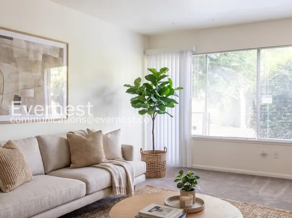 10106 NE 185th St APT 103, Bothell, WA 98011