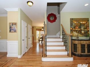 86 Madeline Rd, Ridge, NY 11961