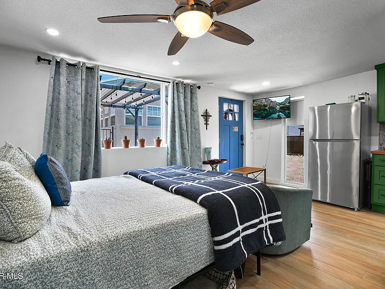 2718 Silver Ave #B — Photo 9