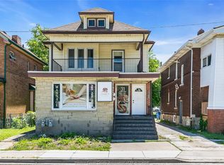 33 Giles Blvd E #31, Windsor, ON N9A 4B6