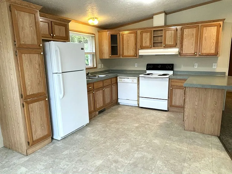 83 Brenner Ct — Photo 8