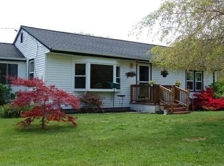 1 Presidents Ln, Plymouth, MA 02360