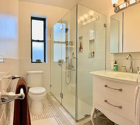 Rented by Zjama Realty Corp | media 13