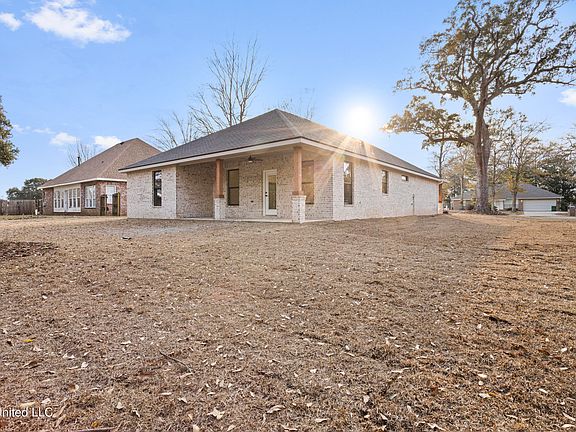 4th image of 1708 Pelican Ave