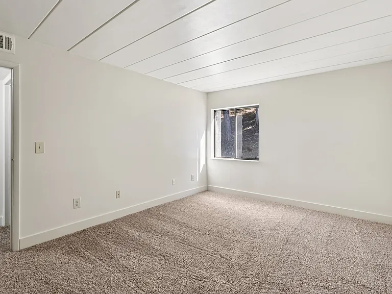 Heritage Park Apartments — Photo 20