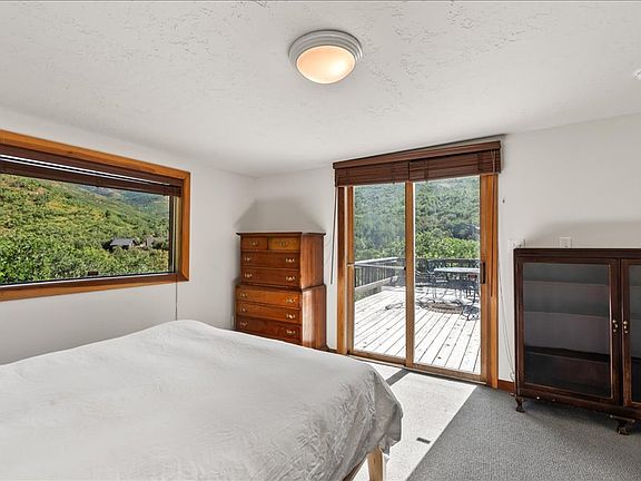 3rd image of 1221 N Killyons Ln
