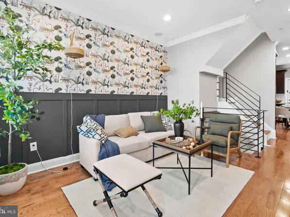 2144 E Tucker St, Philadelphia, PA 19125