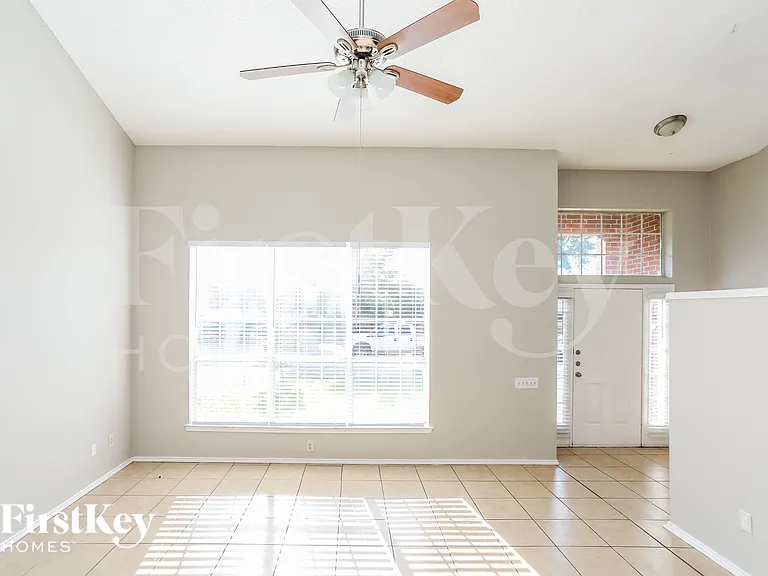 5320 Faireast Ct — Photo 4