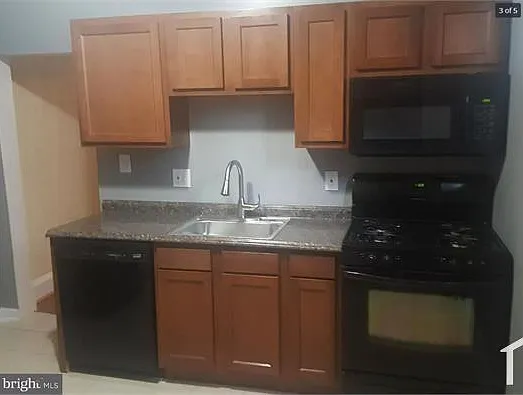 3 bed, $2,100 — Photo 3