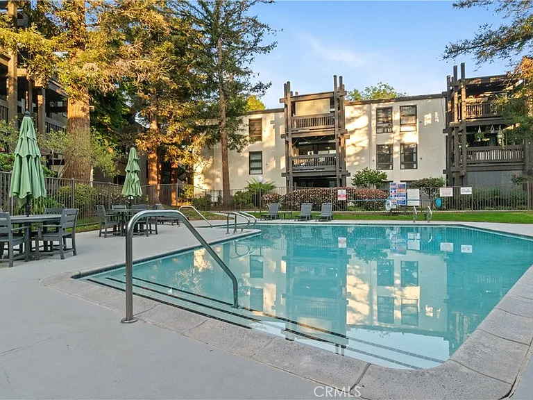 8650 Gulana Ave — Photo 44