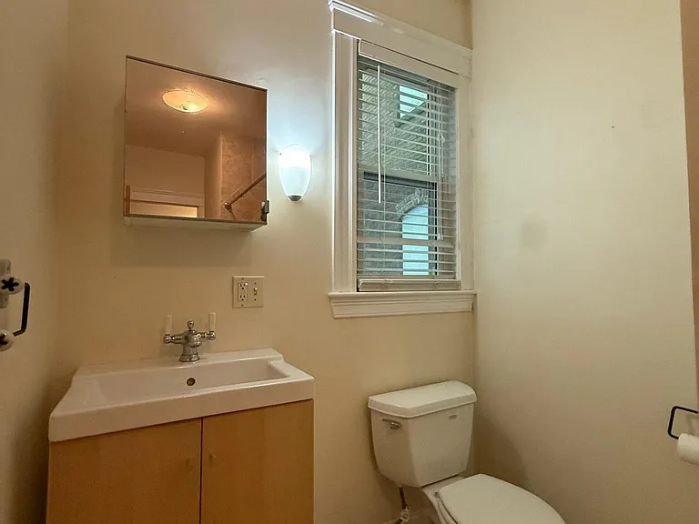 10 Giles Park — Photo 7