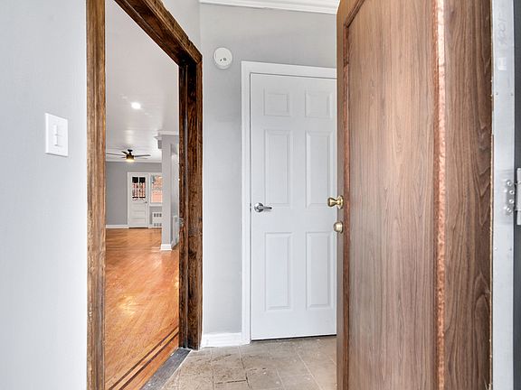4th image of 6705 Burns St