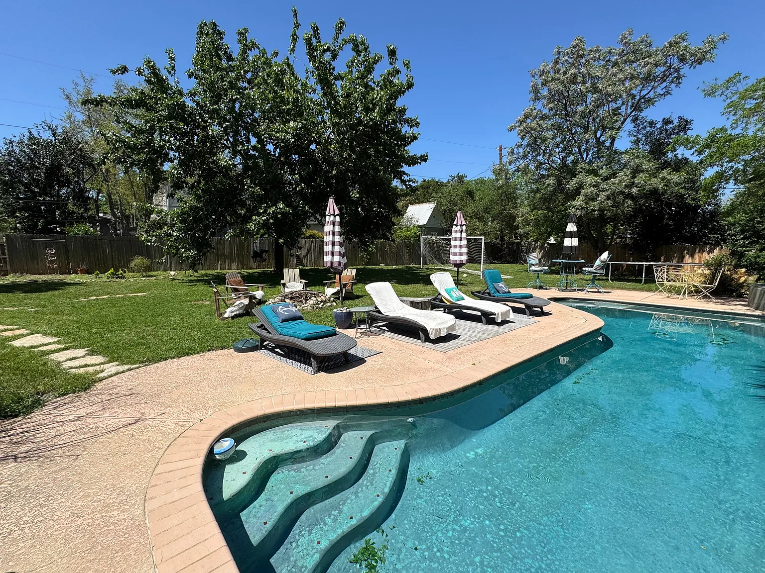 4 bed, 2230 sqft, $3,700 — Photo 4