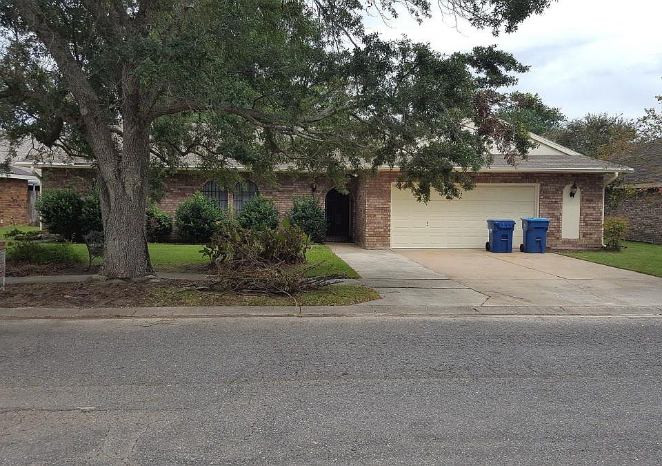1st image of 107 Great Plains Dr