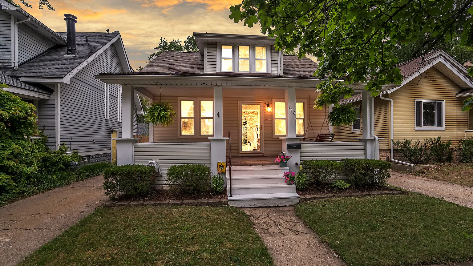 386 Fielding St photo 1