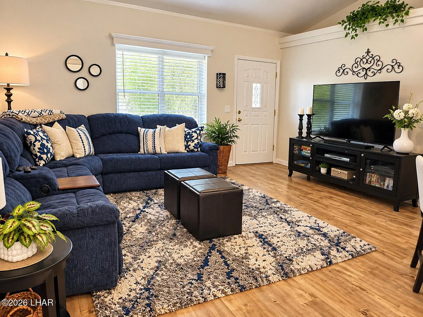 3 bed, 2.0 bath, 1300 sqft, $2,350 — Photo 4