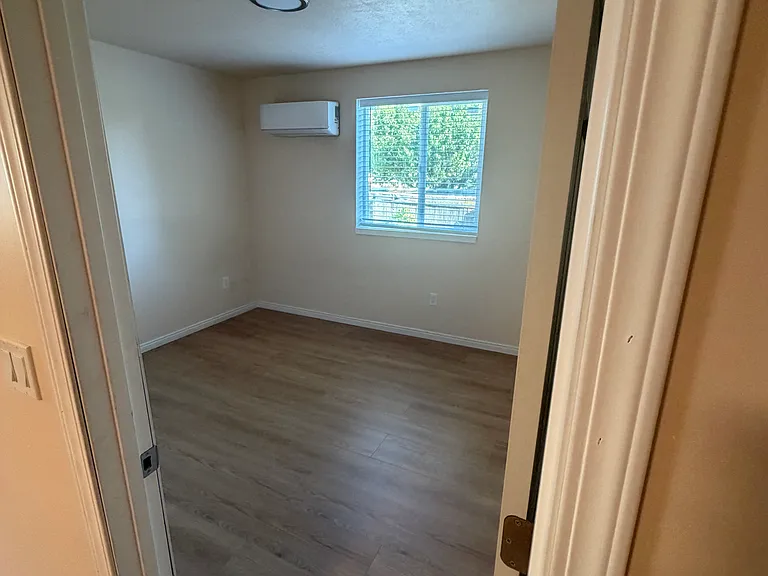 190 E 4380 N — Photo 23