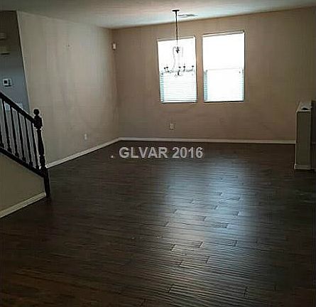 4th image of 736 White Grotto St
