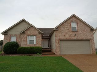 107 Cambridge Dr, Gallatin, TN 37066