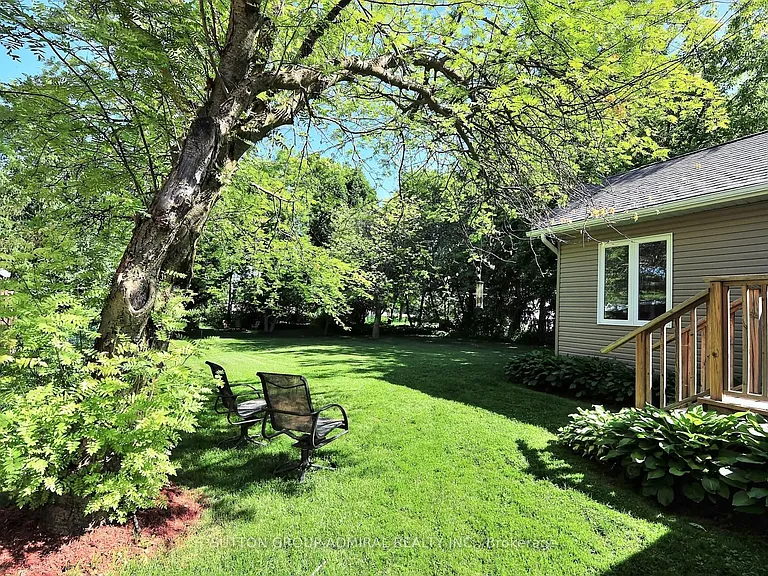 62 May Ave — Photo 43