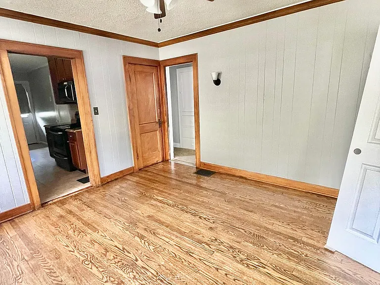 5725 Highland Ave — Photo 10
