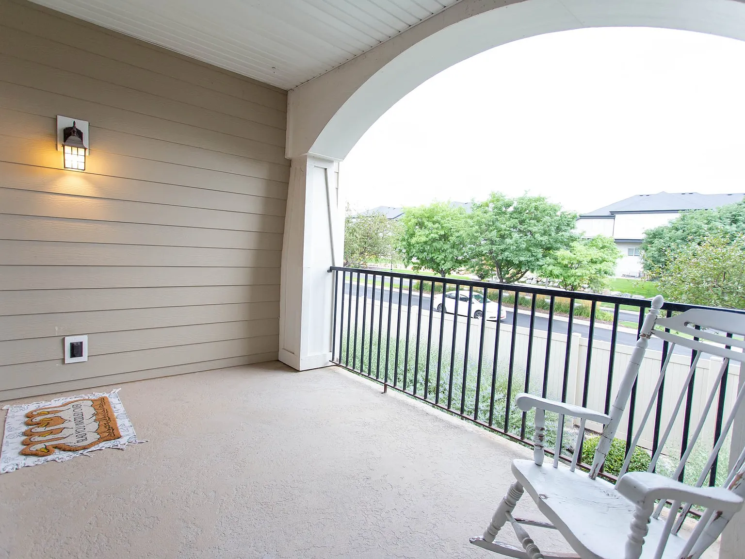 Spacious 3 Bed/2 Bath Condo in Saratoga Springs - $1750/mo — Photo 2