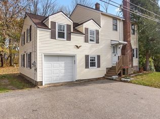 8 Pleasant St, Brookfield, MA 01506
