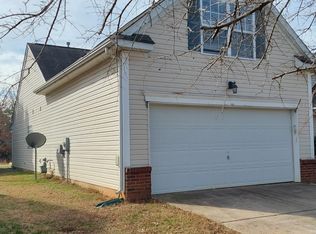 4528 Larkhaven Village Dr, Charlotte, NC 28215