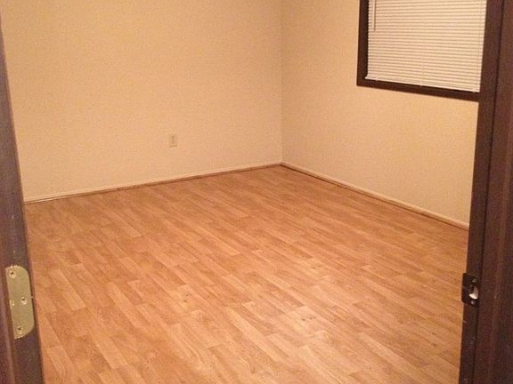 3rd image of 4007 NE 141st Ave